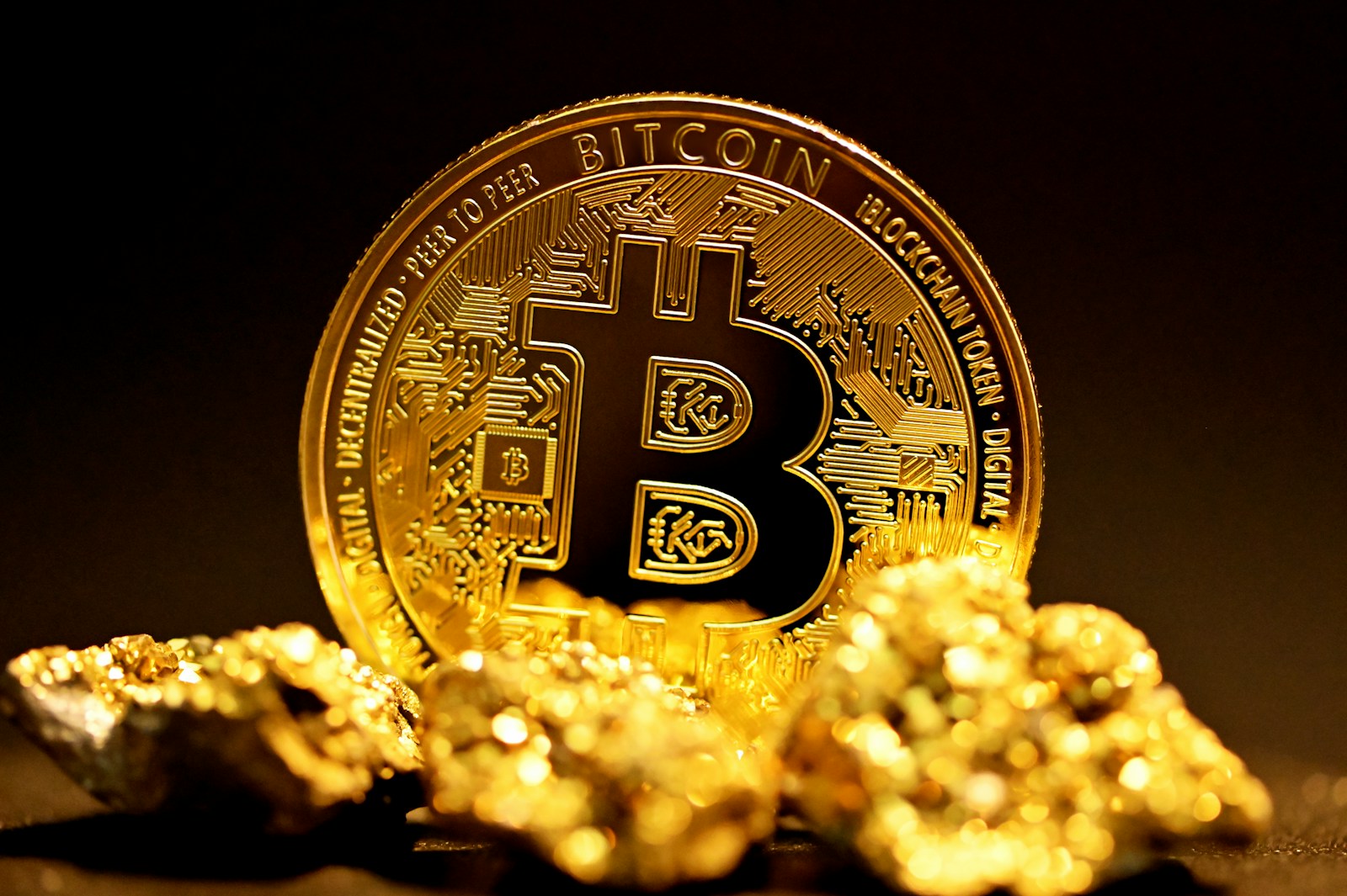Bitcoin alcanza nuevos máximos históricos al superar los 71.500 dólares